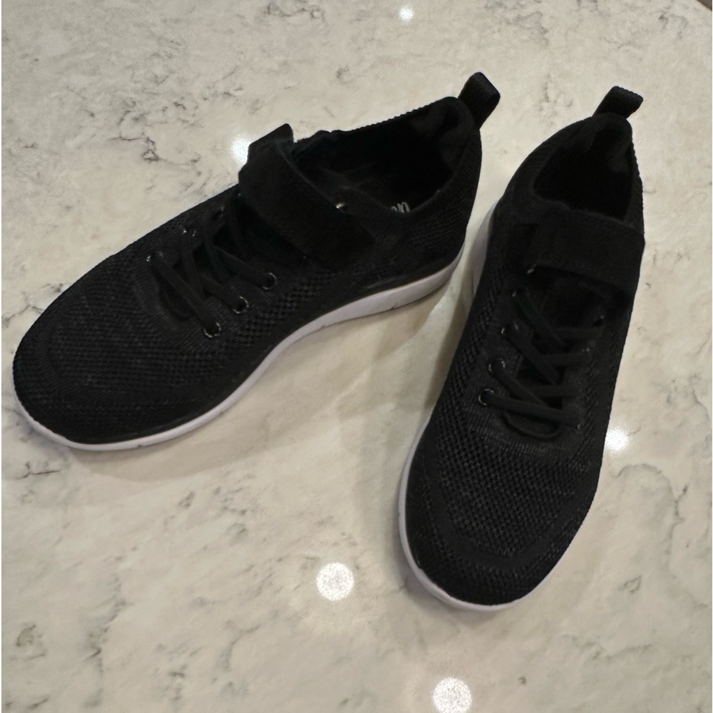 Brand new Propet Intrepid Ultima FX black pull on recovery tennis shoes 8WW (8E)